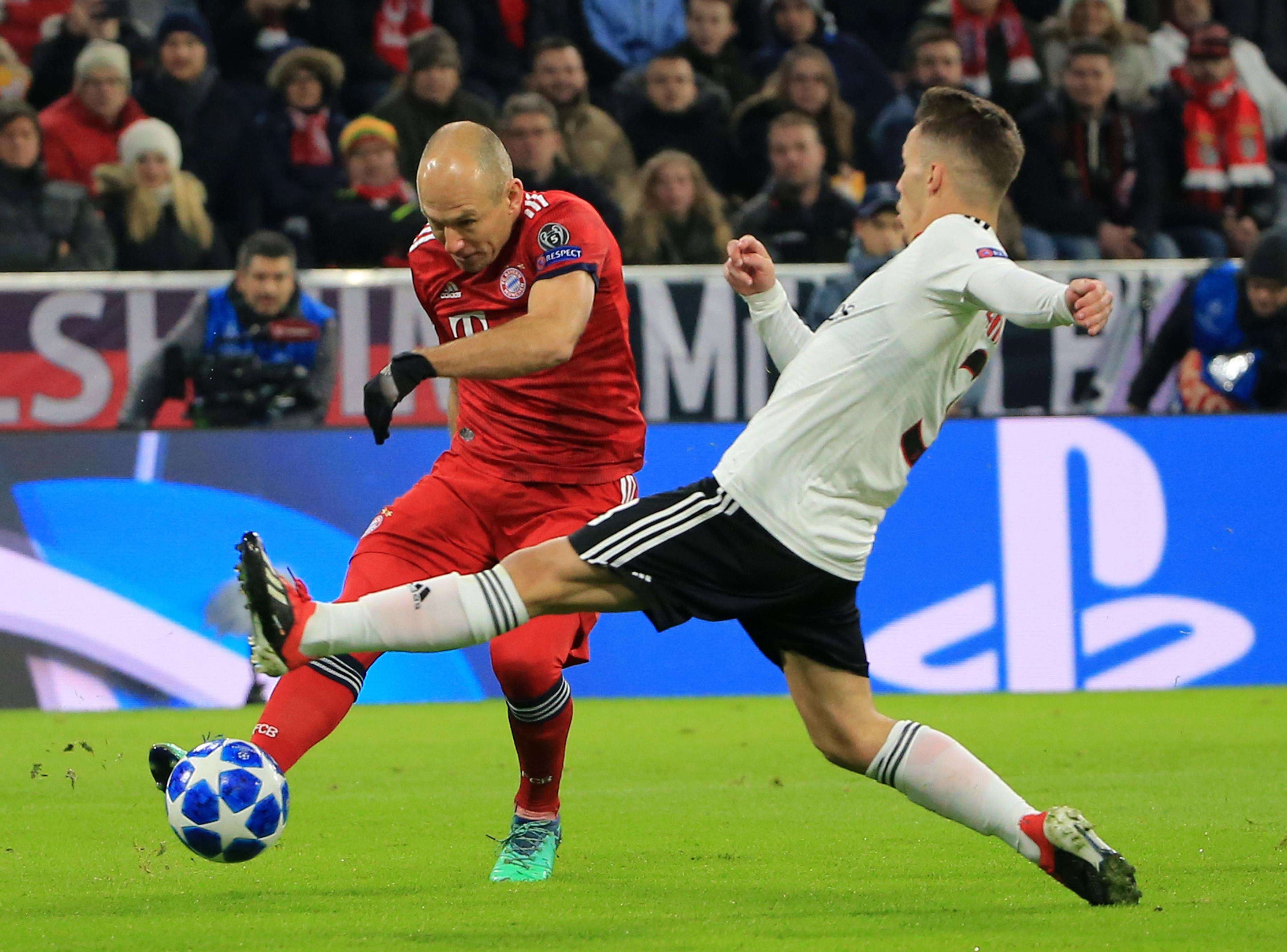 包含乌迪内斯主场取胜，保持不败纪录的词条