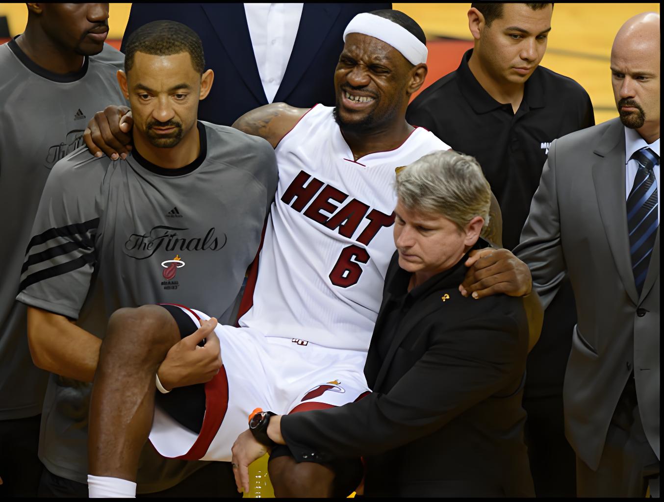 篮球巨星突然退出比赛，球迷们无法接受