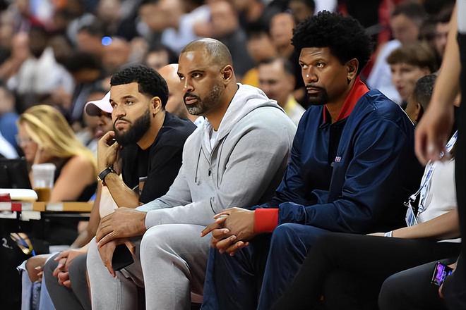 恩泽恩球员奋力拼搏,帮助球队取胜 恩泽恩球员奋力拼搏,帮助球队取胜