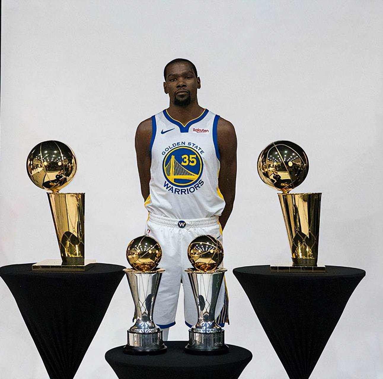 篮网队球员成功战胜个人伤病重返训练 篮网队球员成功战胜个人伤病重返训练