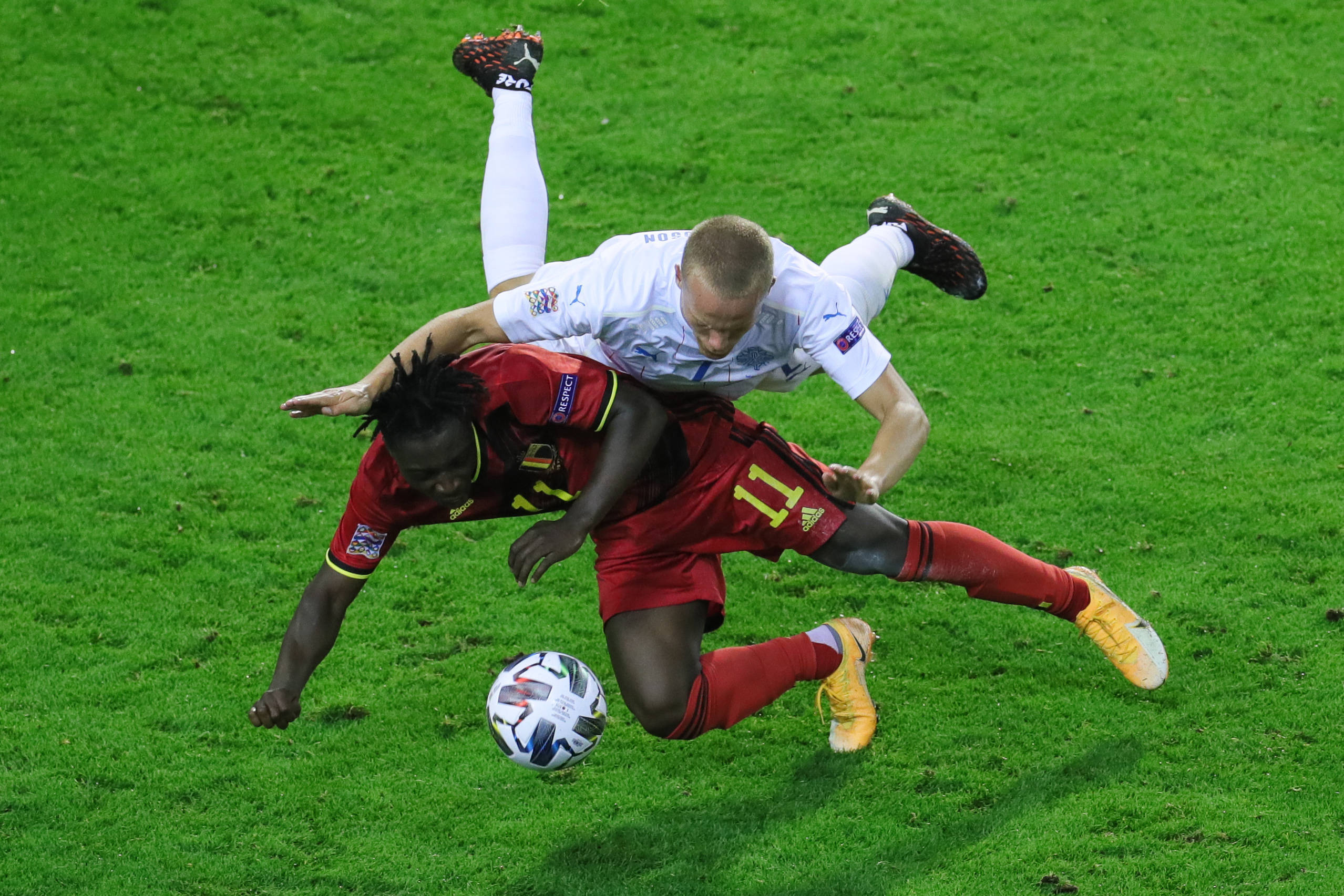 开云官网-曼城客场作战实力显露，对手束手就擒的简单介绍