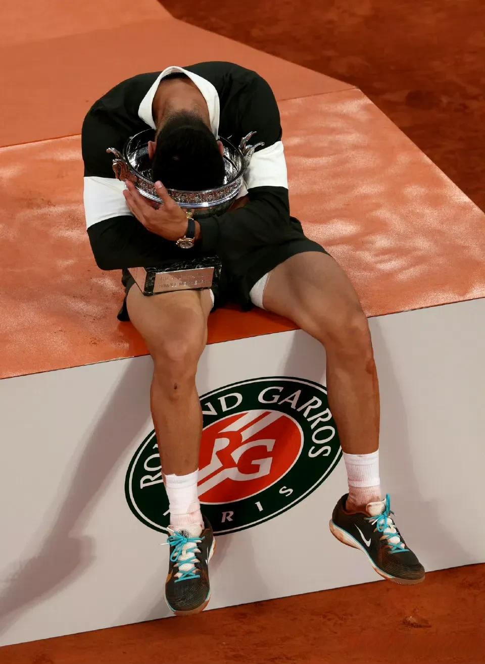 包含戴维斯杯翻盘法网，阿尔卡拉斯关键制胜的词条