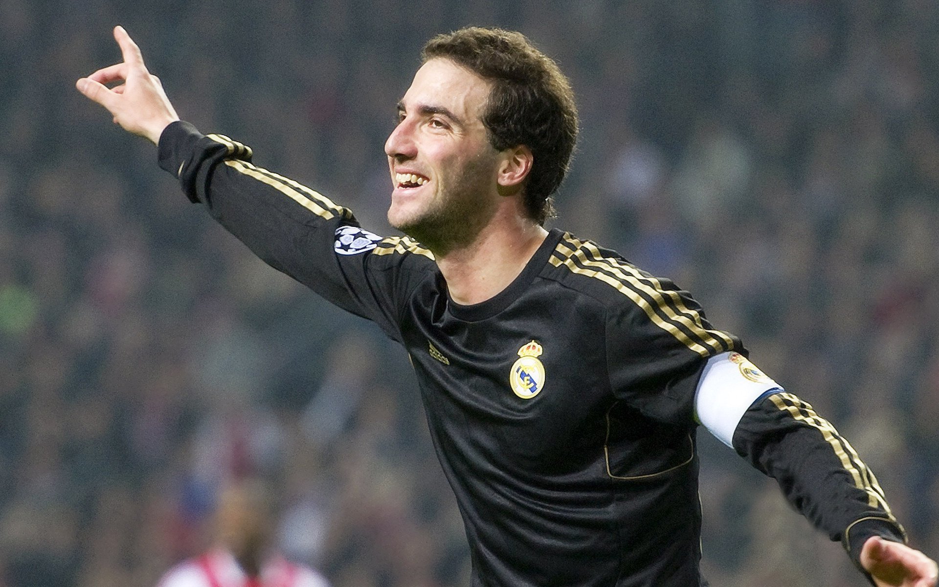 卡拉斯科爆发点燃绝杀之夜,阿根廷双星导演拉齐奥终场悲歌