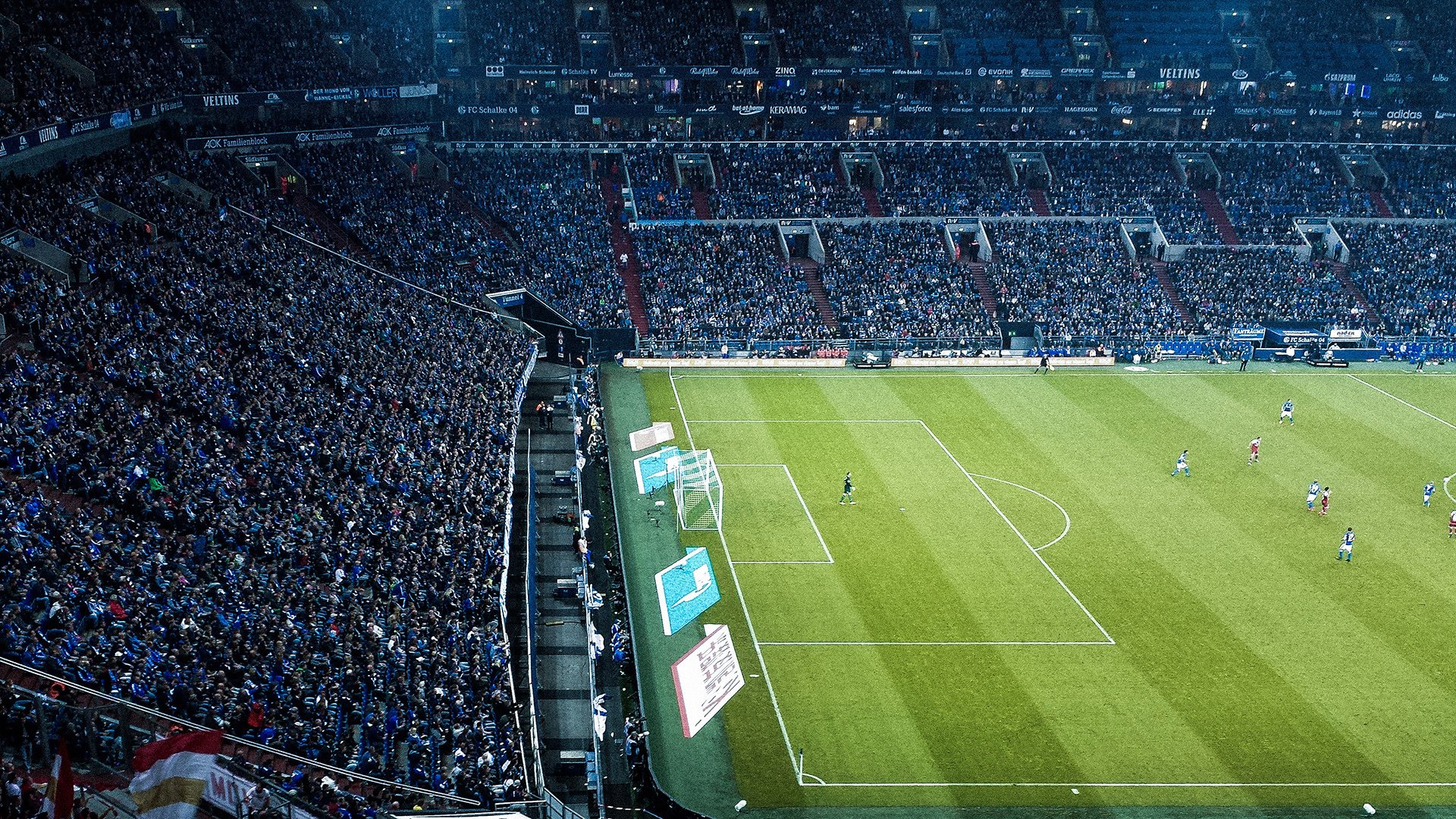 法拉利险胜梅赛德斯，皮亚斯特里带队取胜，新一代车手的崛起与老牌强队的角力